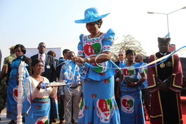 First Lady and Patron of Beautify Malawi Trust Getrude Mutharika inaugurates roundabouts contruction in Lilongwe on Sunday. (C)Govati Nyirenda