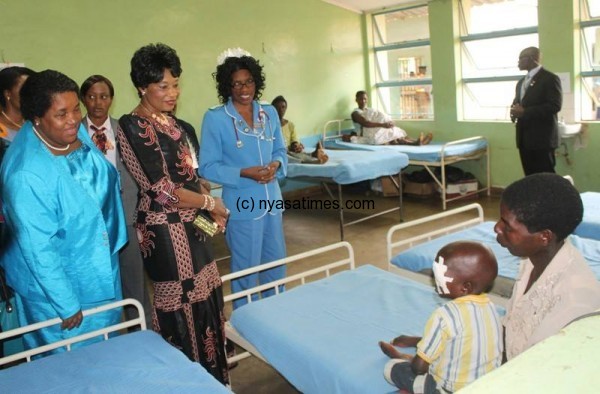 First Lady visits children's ward