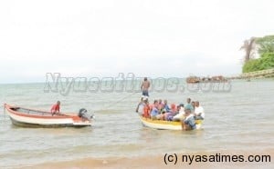 Fishing families on Lake Malawi,  Many fisherfolk have said they have been beaten up and detained by Tanzanian police since the dispute over the lake began late last year. Credit: Mabvuto Banda/IPS - 