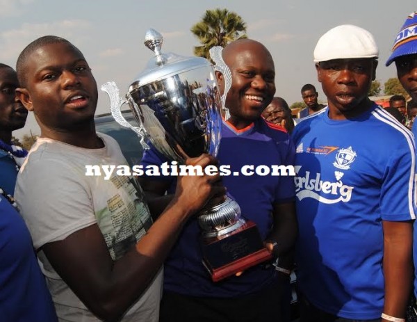 Former Nomads gs David Kanyenda had a touch on the cup at Manjawira