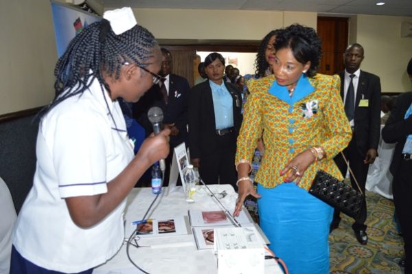 Harriet Chirwa a Nurse at Nkhoma Synod Hospital explains to the First Lady how cervical cancer is screened-(C)govati Nyirenda