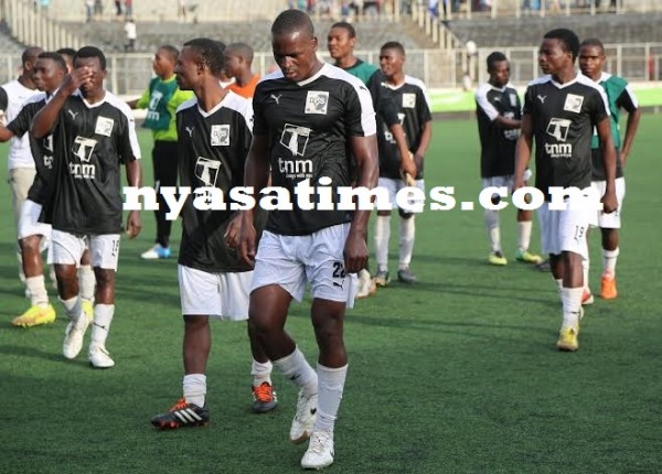 Heads down for Dedza Young Soccer ... Photo Jeromy Kadewere