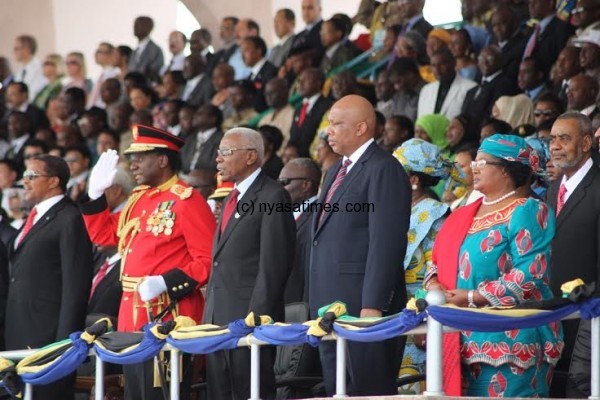 Heads od State receives the guard of honor by Tanzanian Forces at the 50th Annivesary of the Union of Governement between Tanganyika and Zanzibar-pic by Lisa Vintulla