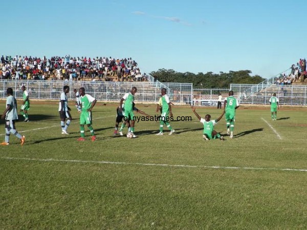 I did not handle the ball, Chiumia pleads innocence after conceeding a penalty, Pic Alex Mwazalumo