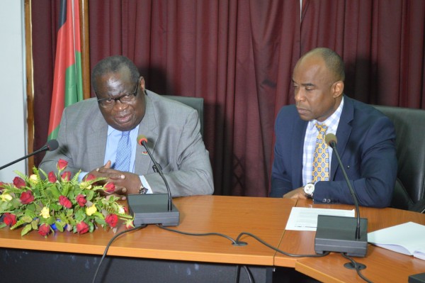 IMF loan programme extended - Finance Minister Goodall Gondwe with IMF's Williams