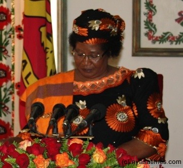 President Banda: Spekaing to reporters, saying ICJ has to help