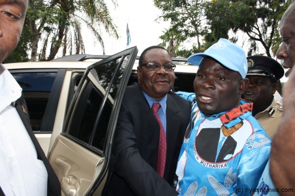 Peter Mutharika: Wins first round