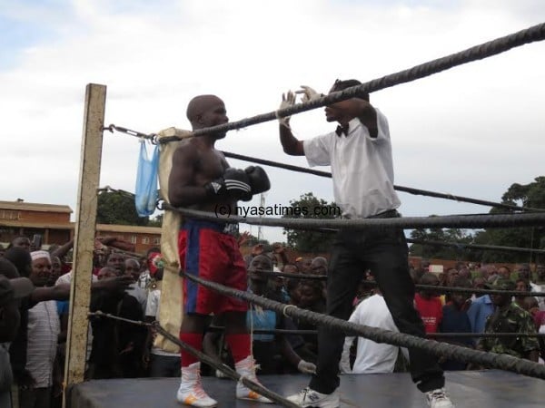 I'm Ok, Mkwanda beats the count to continue with the bout