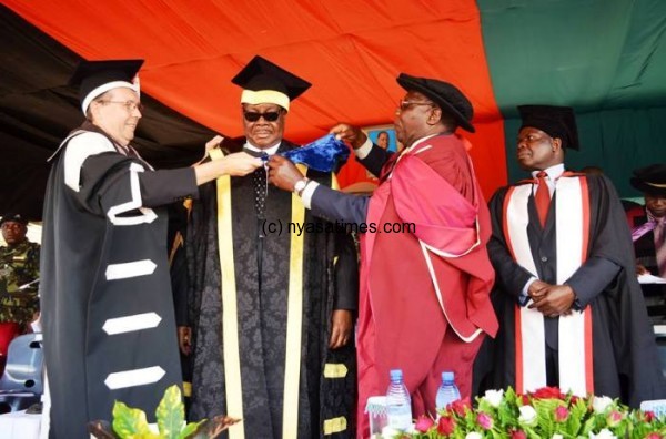 Mutharika being installed as Chancellor