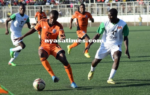 Isaac Kaliati of Wanderers (left) on the ball.-Photo Jeromy Kadewere.