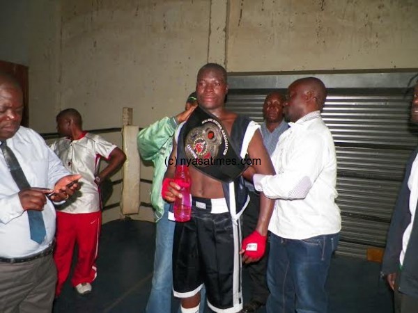 Its mine- Mwamaso gets the belt after concurring Mwenda, Pic Alex Mwazalumo.