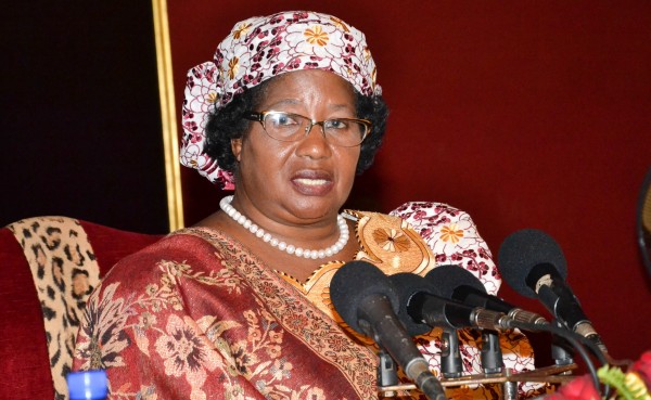 Joyce Banda: Tells young African women to be 'servants leaders'