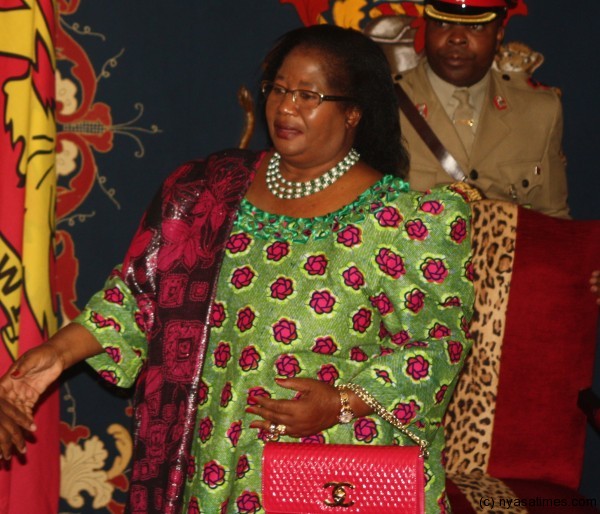 President Joyce Banda says fighting corruption tooth and nail