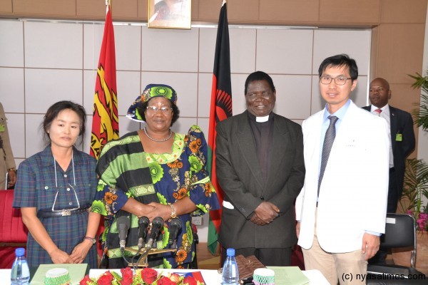 Photo opportunity with Pres. Banda at the hospital