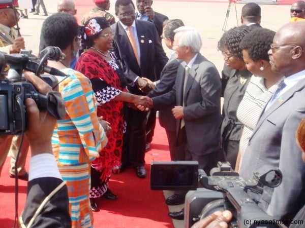 JB greets the Japanese Ambassador at KIA before leaving for Addis