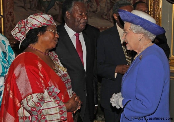  Banda met Her Majesty the Queen  when she visited UK as Head of State