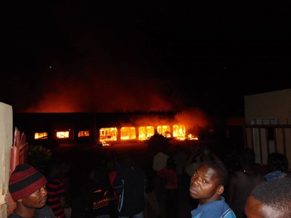 Fire guts Kalikuti Hotel as people watch