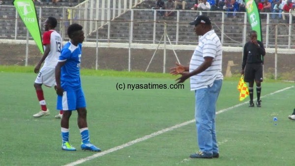 Kannock Munde  giving instructions to Omega....Photo Jeromy Kadewere