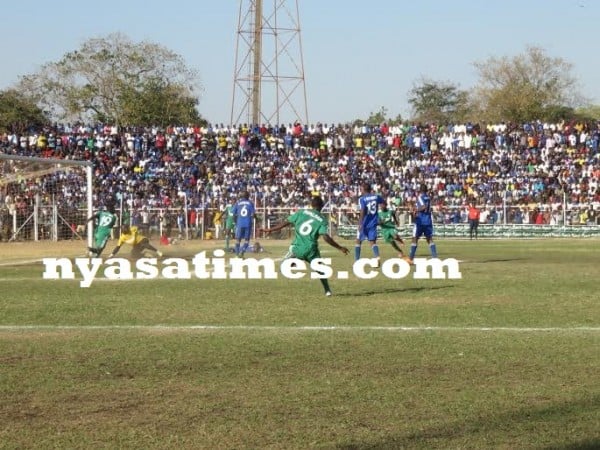 Kuda Muyaba caught off-side as Nkutu strikes past Chipuwa, Pic Alex Mwazalumo