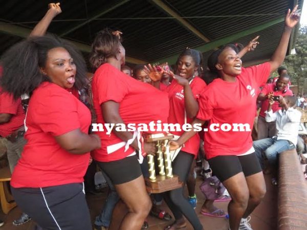 Kukoma players in 'Iwe Caro undiberekele mwana' jive