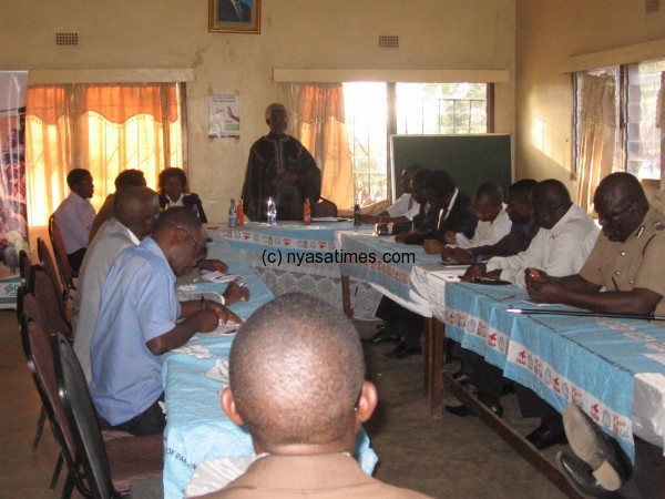 Kyungu addressing the meeting