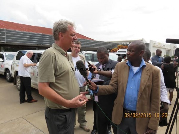 Leader of the tour speaking to journalists upon arrival in Lilongwe