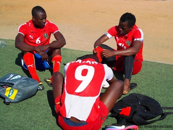 Limbikani Mzava, Atusaye Nyondo and Robin Ngalande .....Photo Jeromy Kadewere