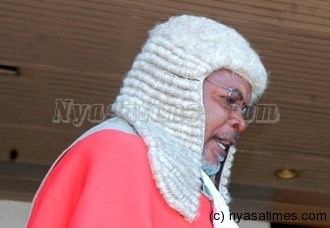 Chief Justice Lovemore Green Munlo: Gets ultimutum