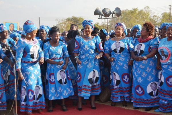 Madame First Lady, Dr. Gertrude Mutharika dances with DPP women at the rally in Mzimba-(c) Abel Ikiloni, Mana