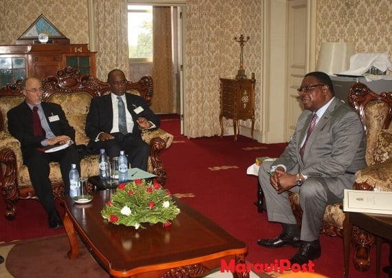 Malawi President Peter Mutharika met with the Head of IMF, Oral Williams and his colleague at Kamuzu Palace
