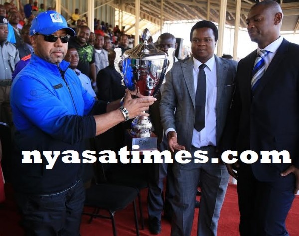 Malawi Vice President Saulosi Chilima holds the trophy...Photo Jeromy Kadewere