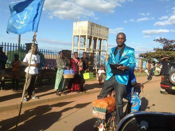 DPP aspiring MP for Thyolo central Martin Che Kansala in a bike ride to the rally