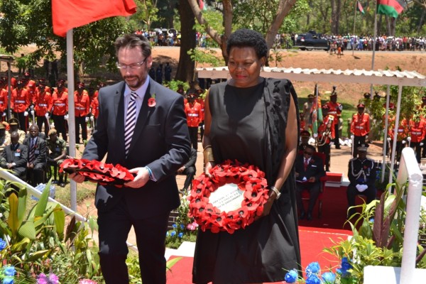 Members of the diplomatic corps (Britain and South Africa) with their wreaths during the remembrance day.Pic-Francis Mphweya-MANA