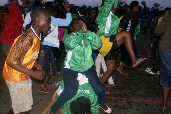 Mimosa-coach-praying-to-GOD-after-winning-the-match.Photo-Chancy-Gondwe.