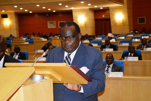 Minister of Finance Goodall Gondwe delivers 2015-2016 Financial year Budget in Parliament - Pic by Stanley Makuti