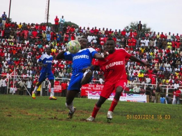 Mlimbika tussling the ball with Mussa...Photo Jeromy Kadewere