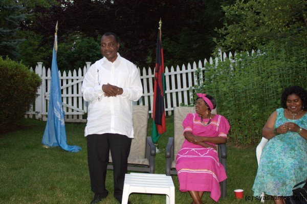 Ambassador Msosa addressing the patrons to Malawi independence celebrations party