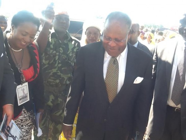 Muluzi arriving at Civo he was welcomed by MCP officials and  former deputy speaker Loveness Gondwe