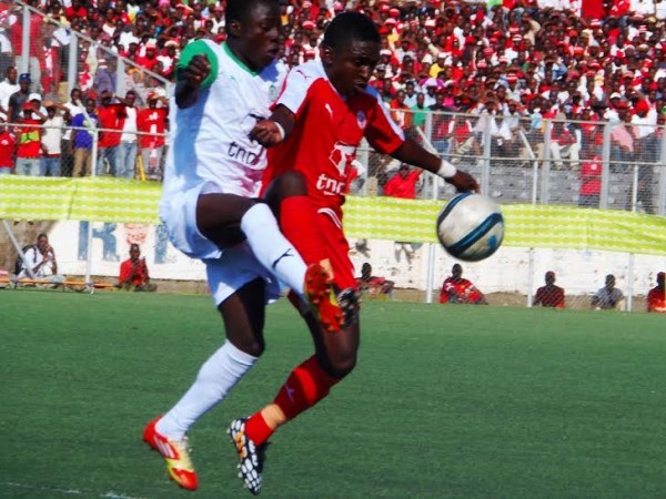 Mussa-Manyenje-in-full-command-of-the-ball....Photo-Jeromy-Kadewere.