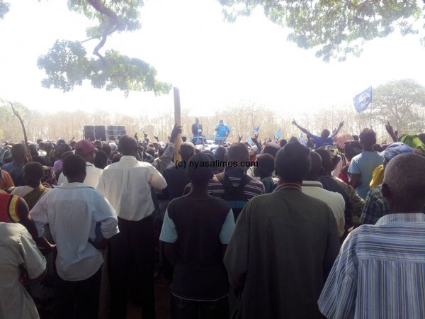 Peter Mutharika addressing a rally at Jenda