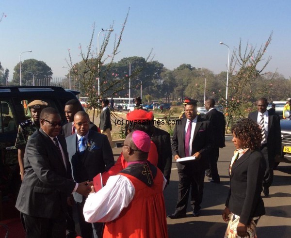 Mutharika arrives for prayers at BICC