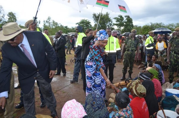 Mutharika and First Lady greet flood victims