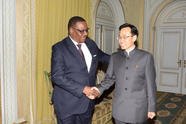 Mutharika and new Chinese envoy Shitting