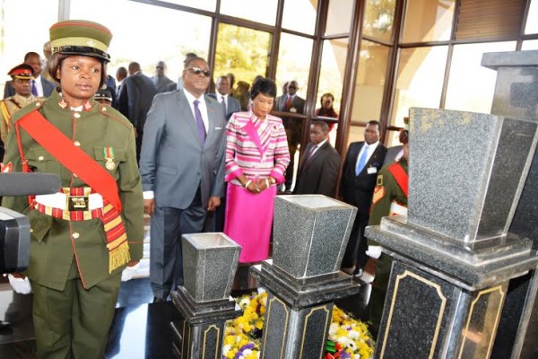 Mutharika paying respects
