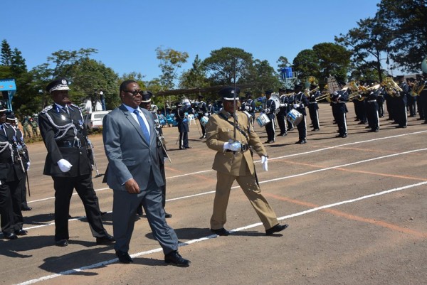 Presient Mutharika with Police officers