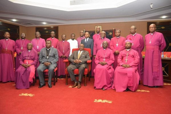 Mutharika posing for a group photo with the bishops