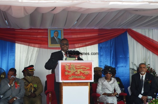 Mutharika speaking at HTD opening of Abdul Majid Motor City