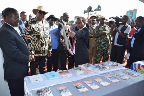 Mutharika visiting pavillions on labour event