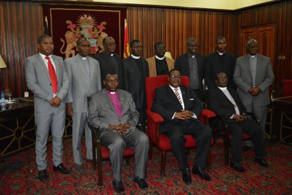 Mutharika with synoc clerics