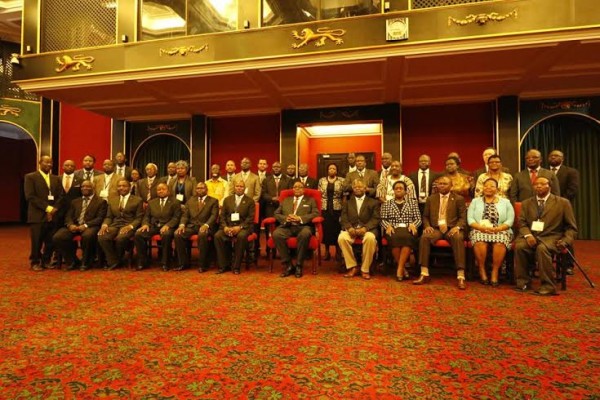 Mutharika with the delegates to the meeting